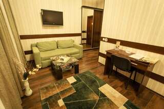 Отель Viva Hotel Харьков Улучшенный двухместный номер с 1 двуспальной кроватью и диваном-12
